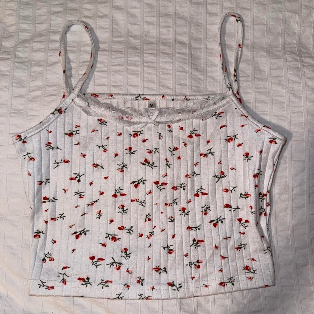 Floral Crop Top with Lace on the Front